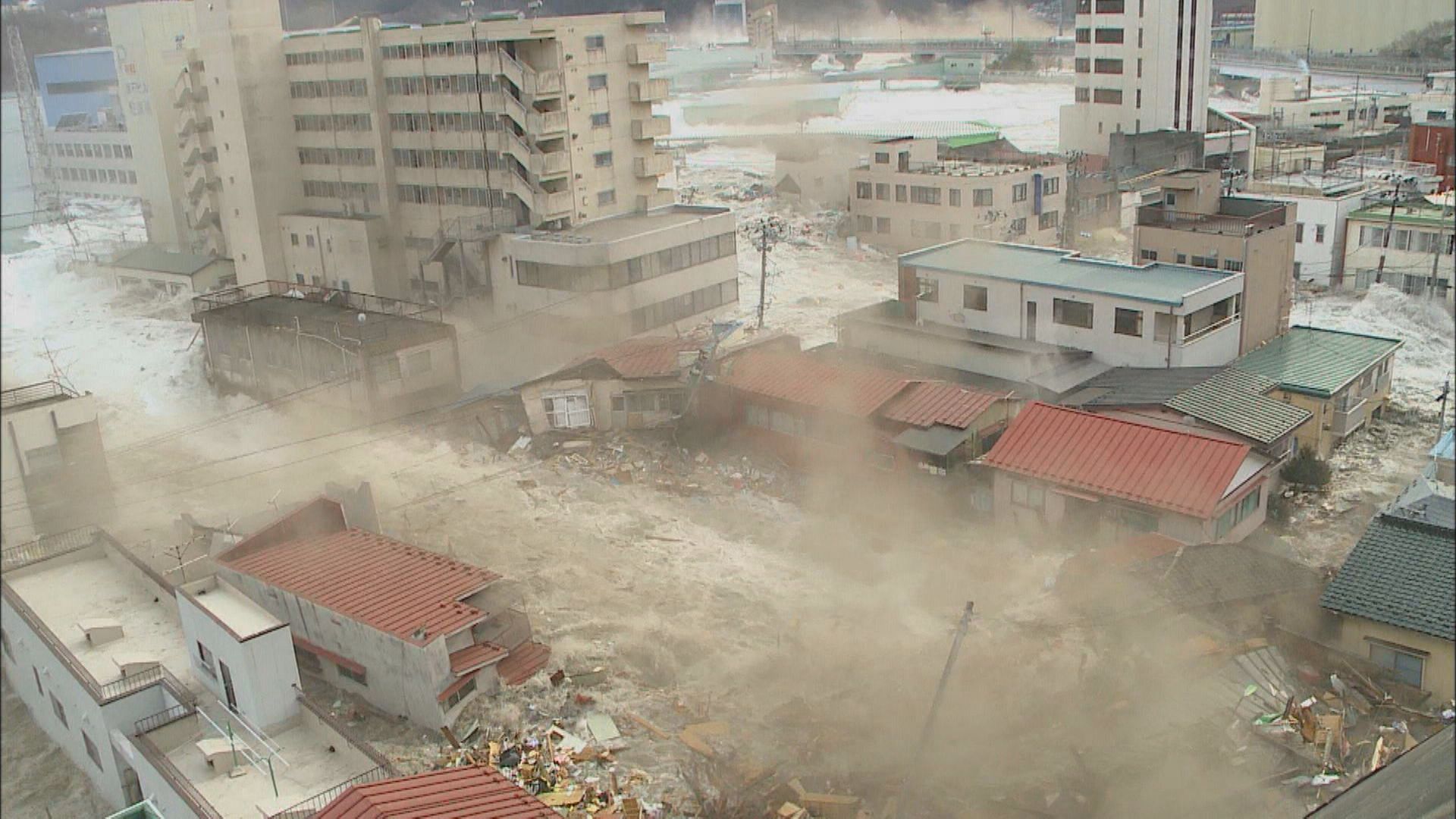 10.釜石の街を襲う津波